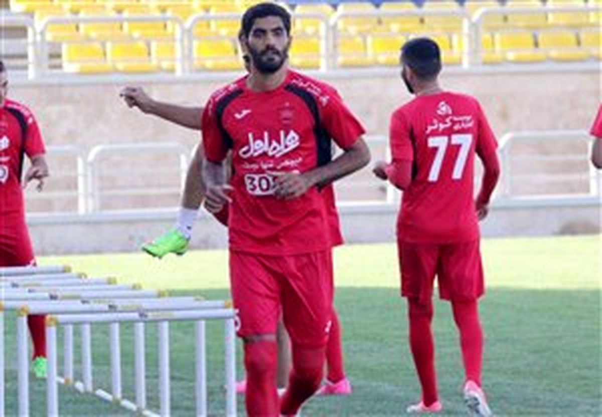 مدافع پرسپولیس پیش از بازی مصدوم شد! 