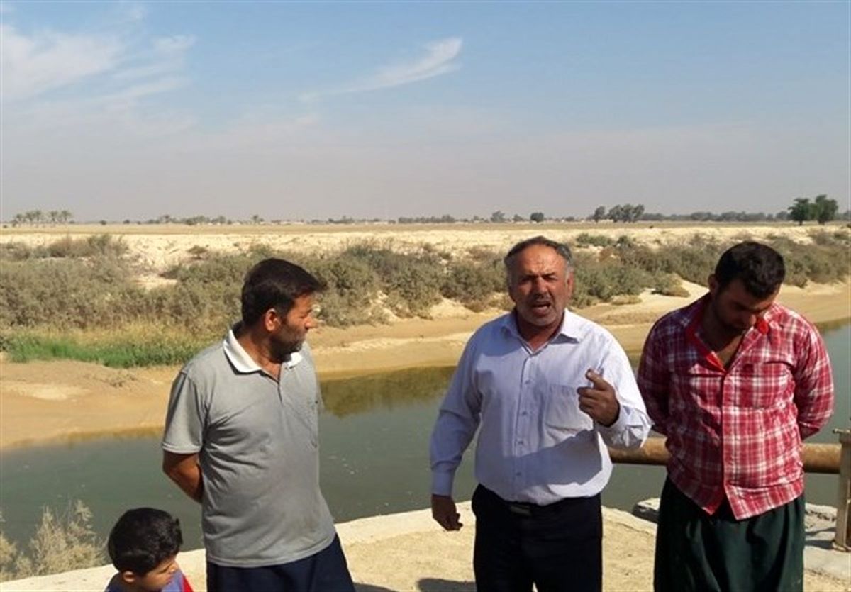 مردی
در رودخانه خروشان هراز سقوط کرد 