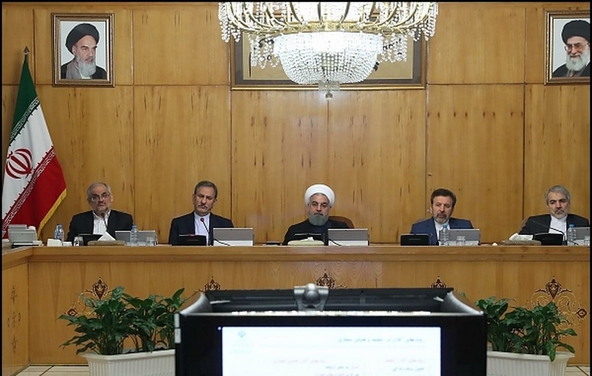 دولت «یورو» را در تکالیف ارزی جایگزین «دلار» کرد