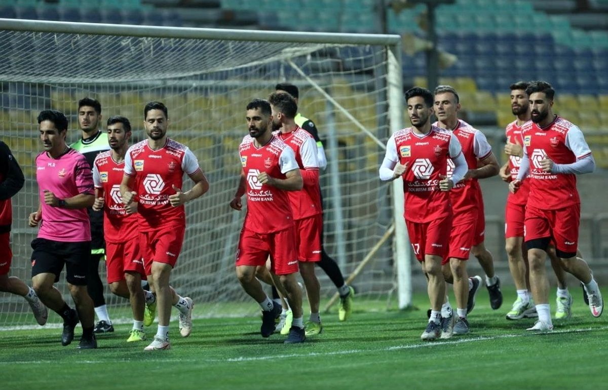 رقابت جالب و هیجانی بین مربیان و بازیکنان در تمرین امروز پرسپولیس