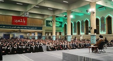 جمعی از معلمان و فرهنگیان با رهبر انقلاب دیدار کردند/گزارش تصویری