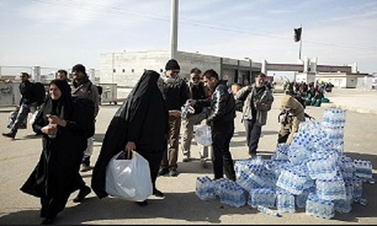 توزیع ۱۵۰ هزار بسته آب میان زائران اربعین