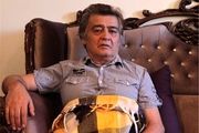 رضا رویگری: بعد از سکته دست چپم بسختی کار می‌کند