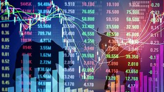 صف‌های خرید و فروش سهام در سوم بهمن
