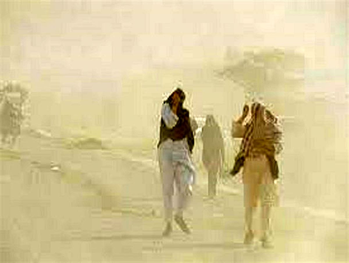 
دفن 400 روستای سیستان زیر طوفان شن