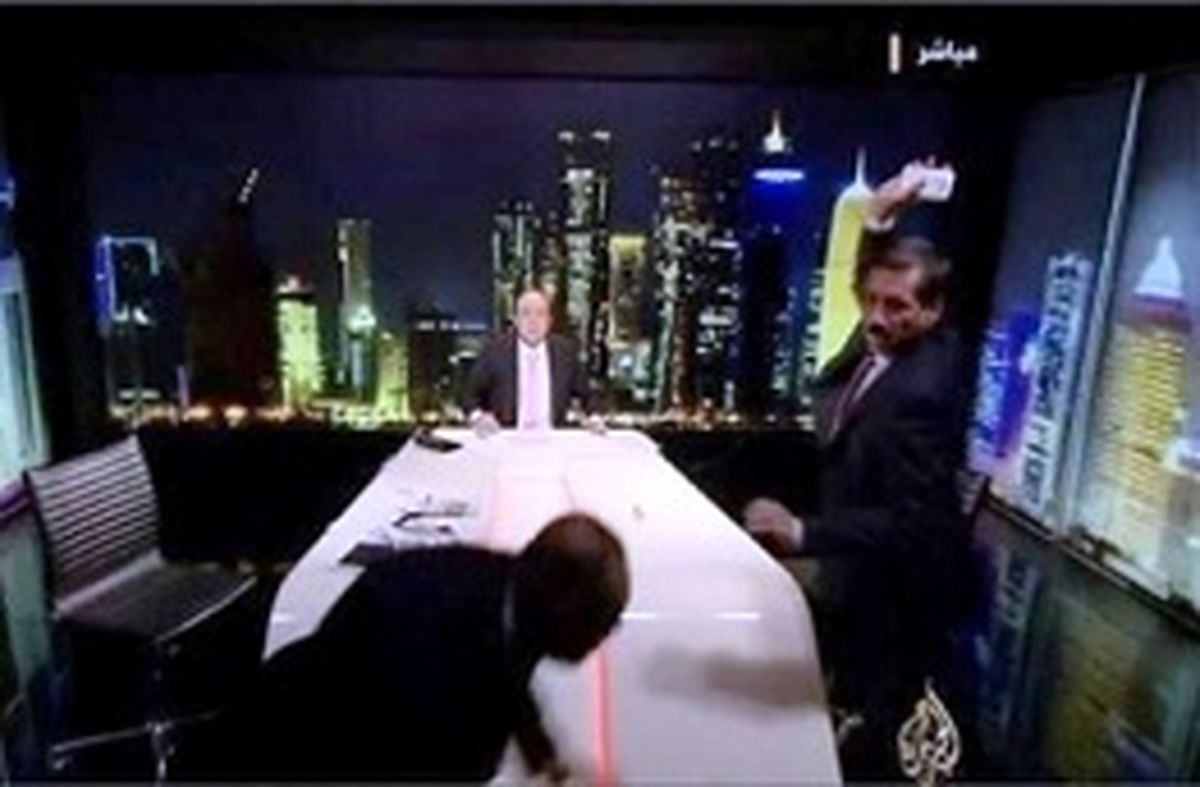 درگیری فیزیکی دو عراقی مخالف و موافق داعش