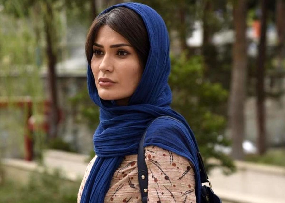 ژست عجیب شیوا طاهری در میان پارک /عکس