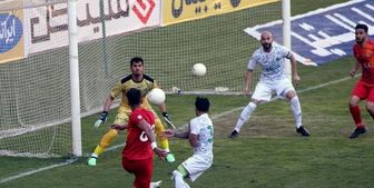 خطیبی شاید بازی را اشتباهی دیده است!