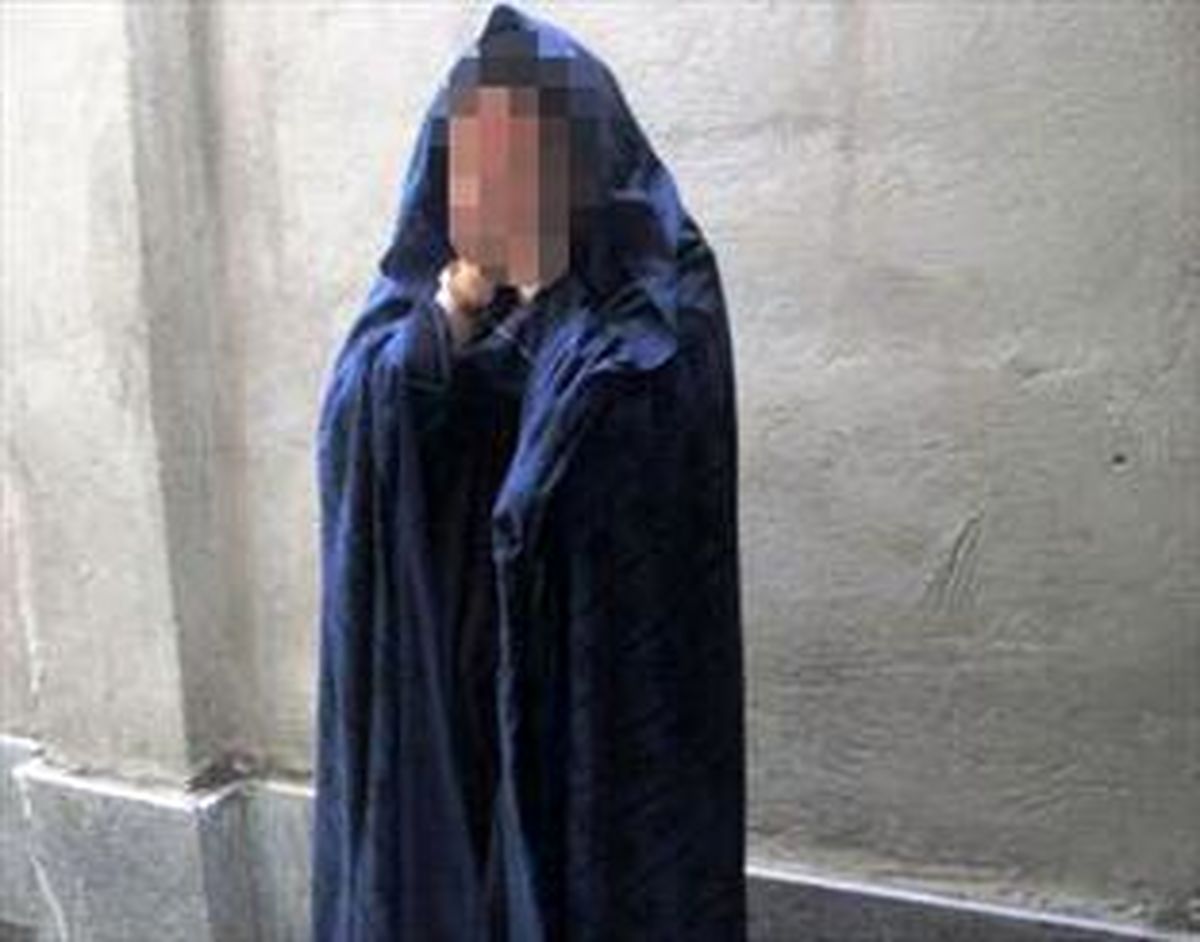 یک زن، سرکرده سارقان سریالی خانه های ویلایی