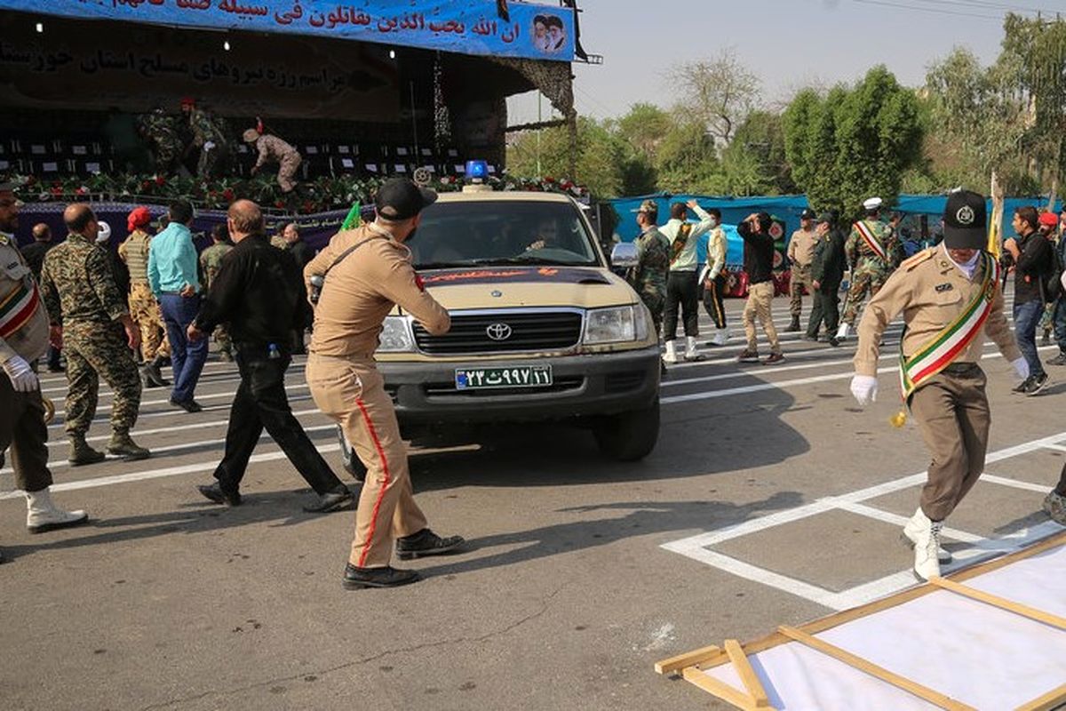 عکسی از شهید حادثه تروریستی اهواز در کنار دخترش 