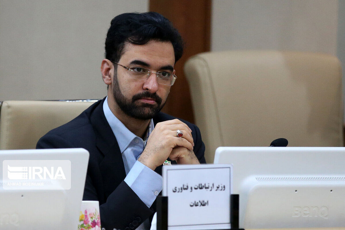 کری خوانی سنگین وزیر ارتباطات برای هوادارن استقلال!