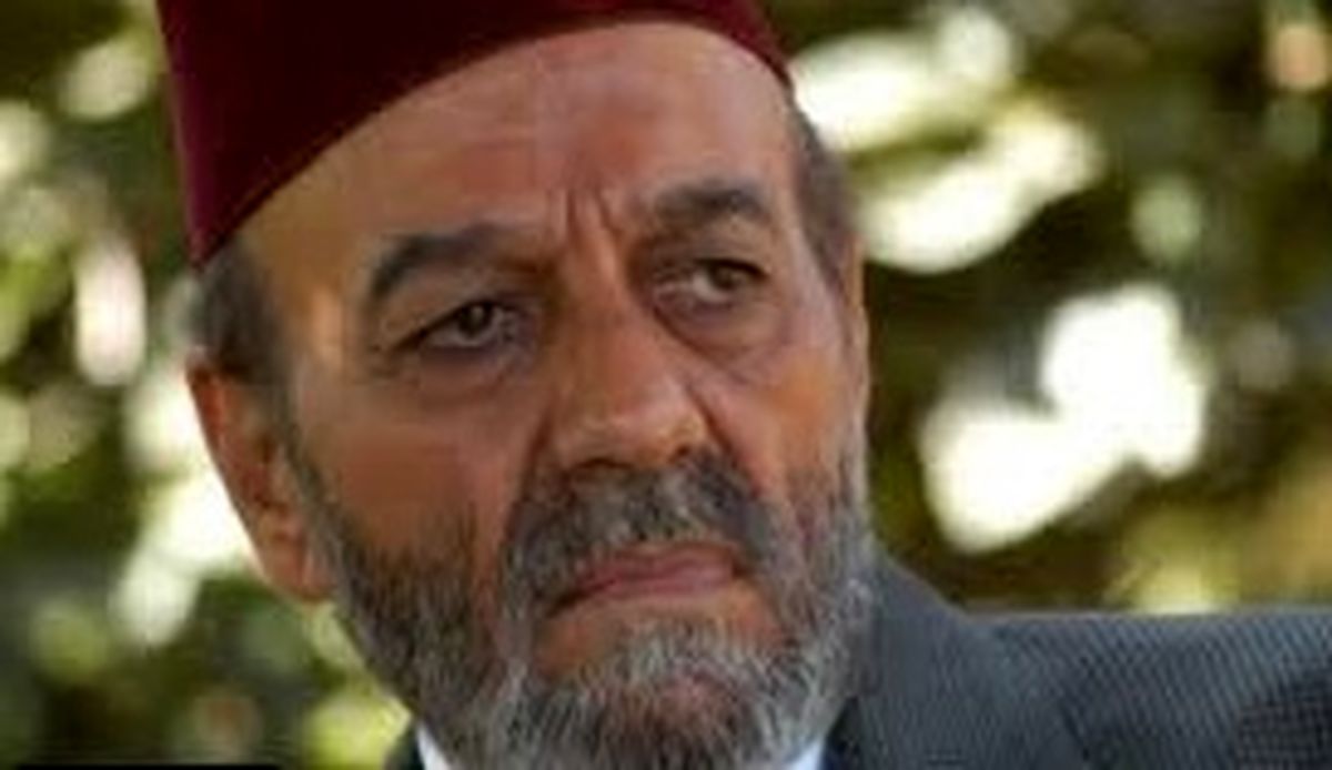 زوج بازیگری که به دلیل بیکاری آدامس می‌فروشند/عکس