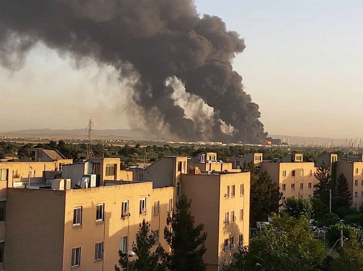 پالایشگاه تهران هنوز می سوزد/ حادثه تاکنون تلفات جانی نداشته است
