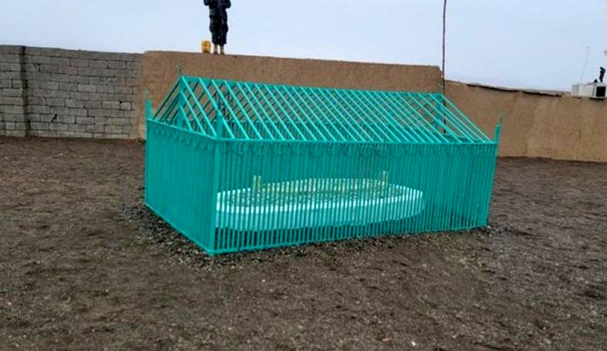 مقبره بنیانگذار طالبان رونمایی شد
