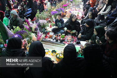 لحظات تحویل سال در گلزار شهدای تهران
