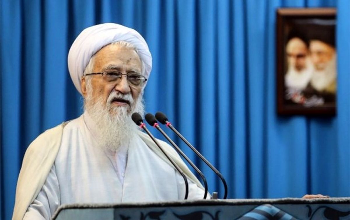مسئولان جلوی آسیب‌های فضای مجازی را بگیرند