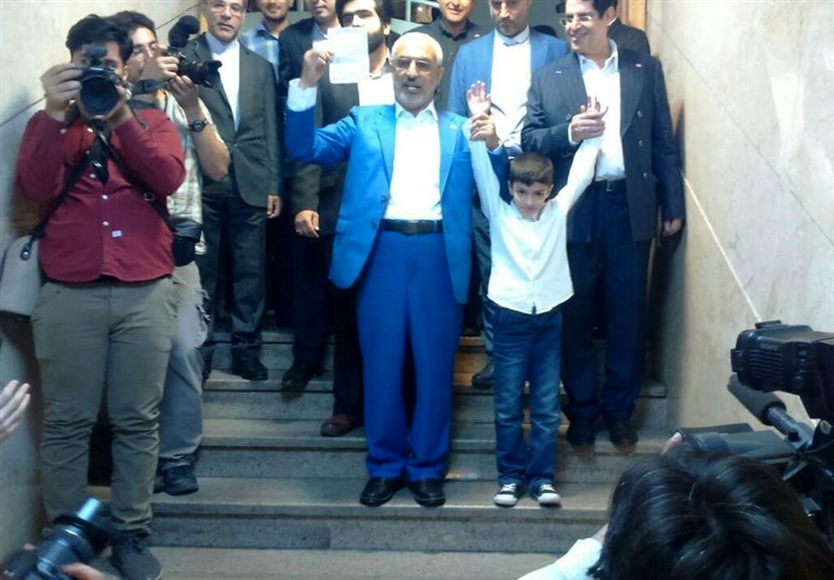«زاهدی» داوطلب انتخابات ریاست‌جمهوری شد + عکس 