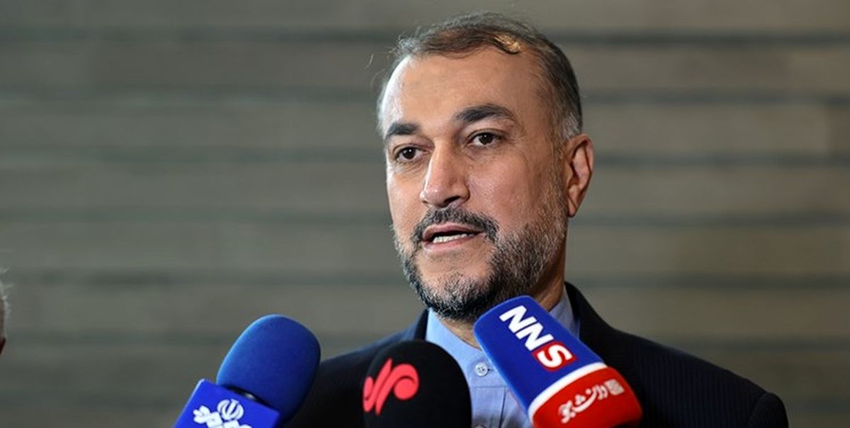پوشش متفاوت وزیر زن کنار وزیر خارجه ایران +عکس
