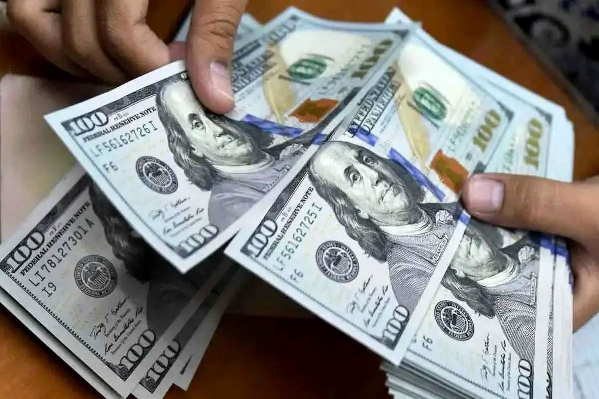 نمودار دلار از ۱۵ اسفند تا ۱۵ فروردین + اینفوگرافیک
