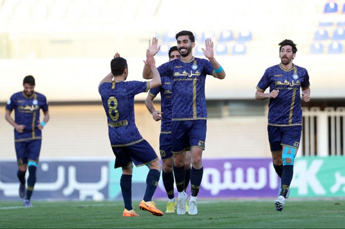 بمب نقل و انتقالاتی سپاهان منفجر شد