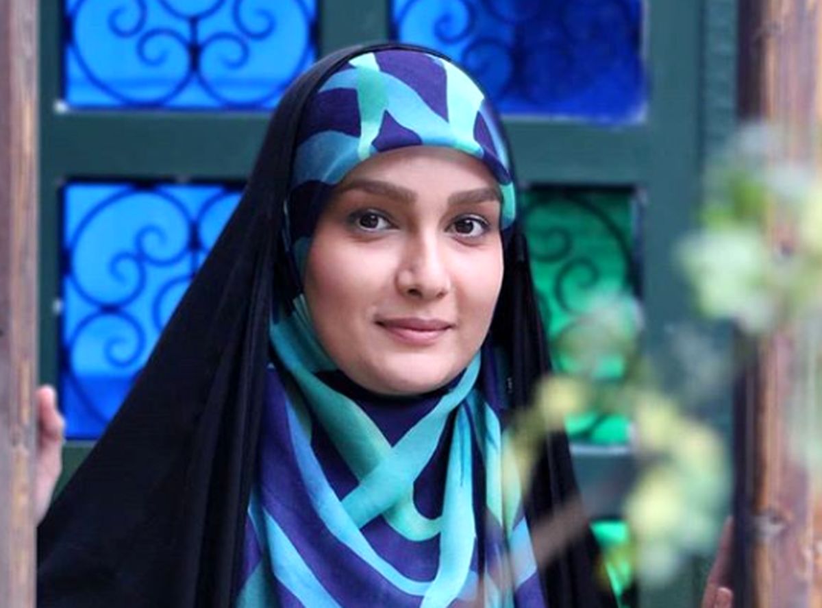 مجری خوش حجاب تلویزیون به دنبال راهی برای کاهش استرس/ عکس
