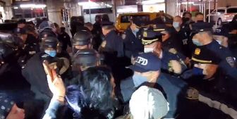 هجوم پلیس نیویورک به شرکت‌کنندگان در تجمع ضدنژادپرستی