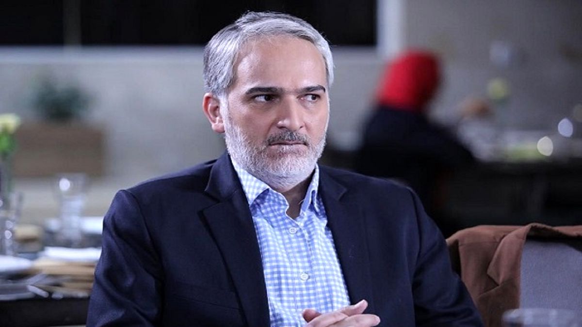 عکس لاکچری «بیژن بنفشه‌خواه» با یک ماشین نوستالژیک