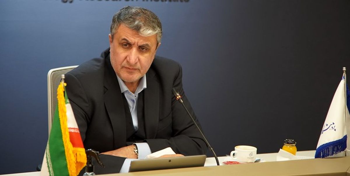 نشست اساتید با رئیس سازمان انرژی اتمی