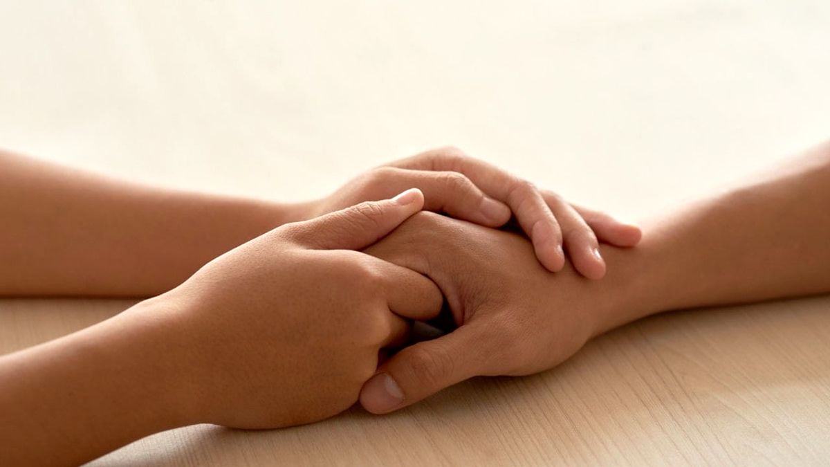 چگونه در ناملایمات زندگی عزیزانمان را دلداری دهیم؟
