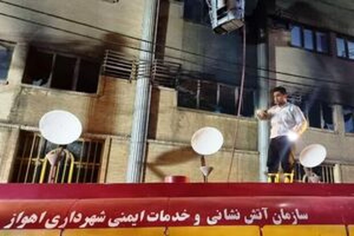 آتش‌سوزی در ساختمان سینما دنیا اهواز