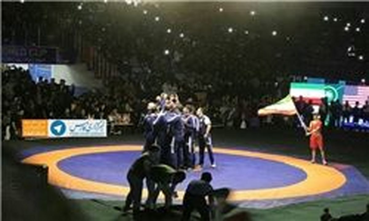 اتفاقی عجیب در زمان اهدای جوایز جام جهانی کشتی فرنگی