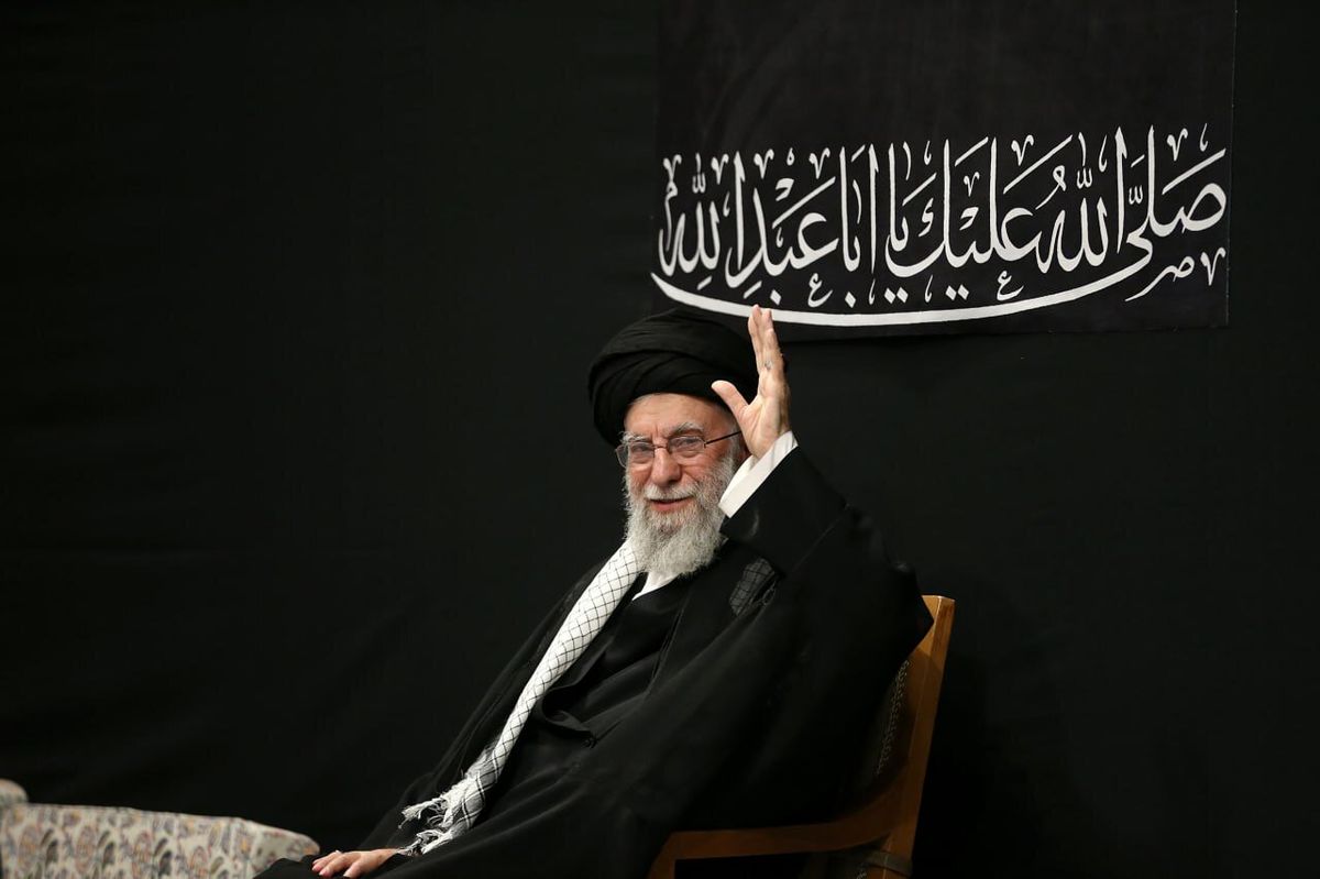 پیام‌های حضور دشمن‌شکن آیت‌الله خامنه‌ای چیست؟