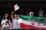 تصاویر حضور پرشور هواداران ایرانی در ورزشگاه سوفای