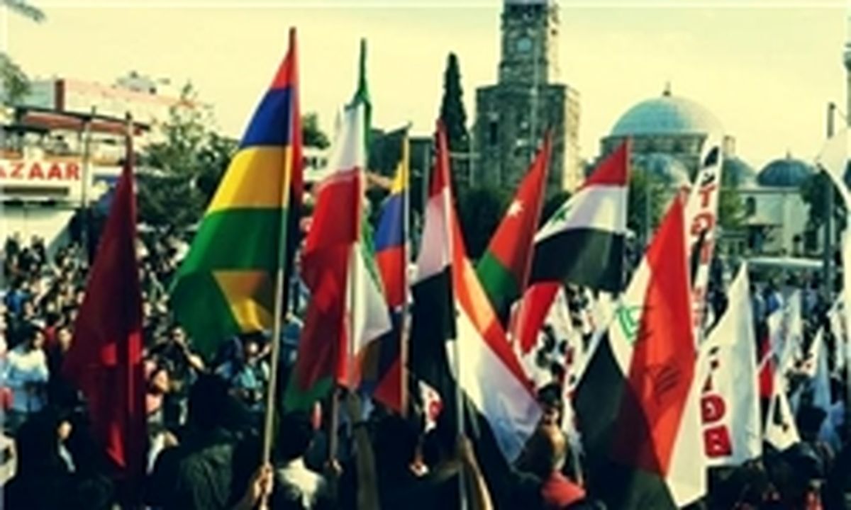 پرچم ایران در تظاهرات مخالفان اوباما در ترکیه