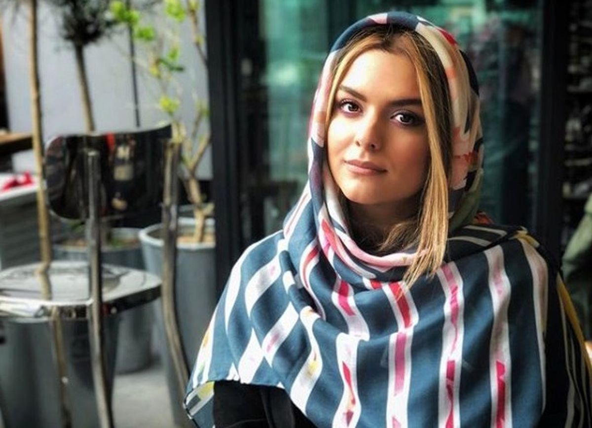 مانتوی متفاوت خانم بازیگر /عکس