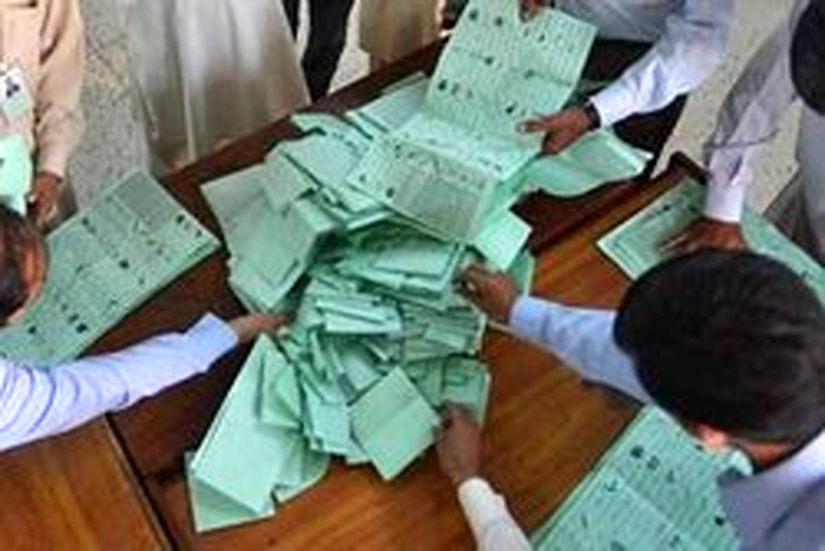 حزب تحریک انصاف با مسلم لیگ متحد می شود