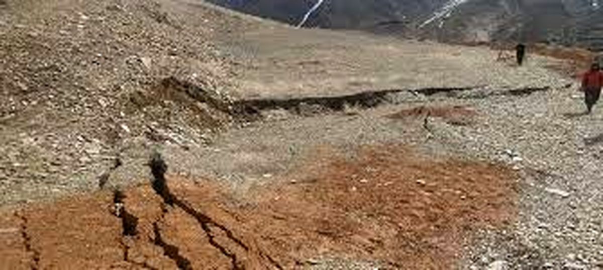 
رانش زمین در مهاباد موجب تخلیه خانه‌ها شد