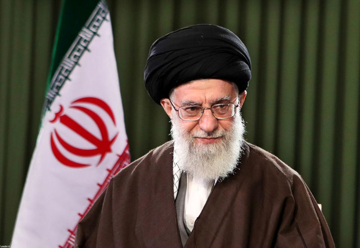 تصویری از سردار سلیمانی و نصرالله در کنار رهبر انقلاب