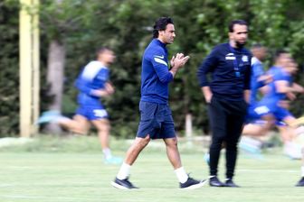 برنامه‌های فرهاد برای افزایش سرعت شاگردانش+ عکس