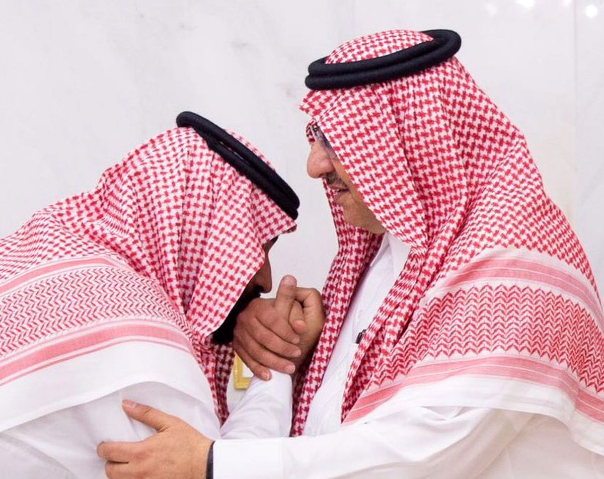 دست بوسی محمد بن سلمان از ولیعهد سابق سعودی+فیلم