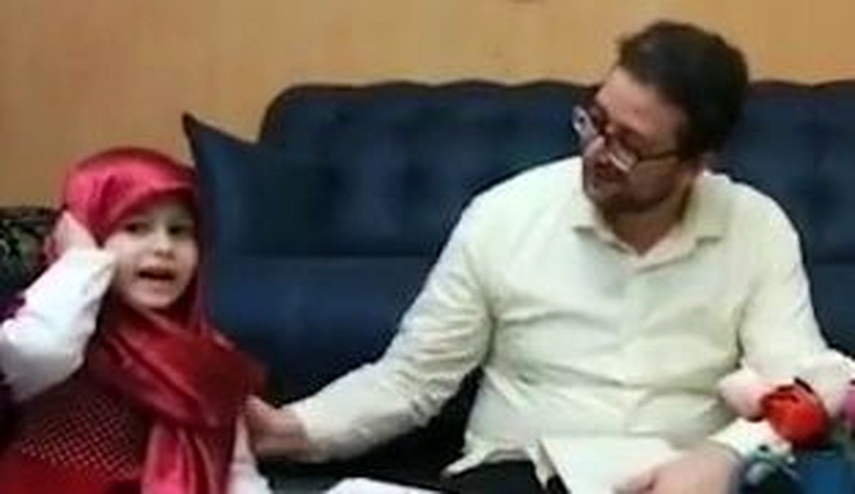 قران خوانی خانوادگی داور عصر جدید با فرزندانش +عکس