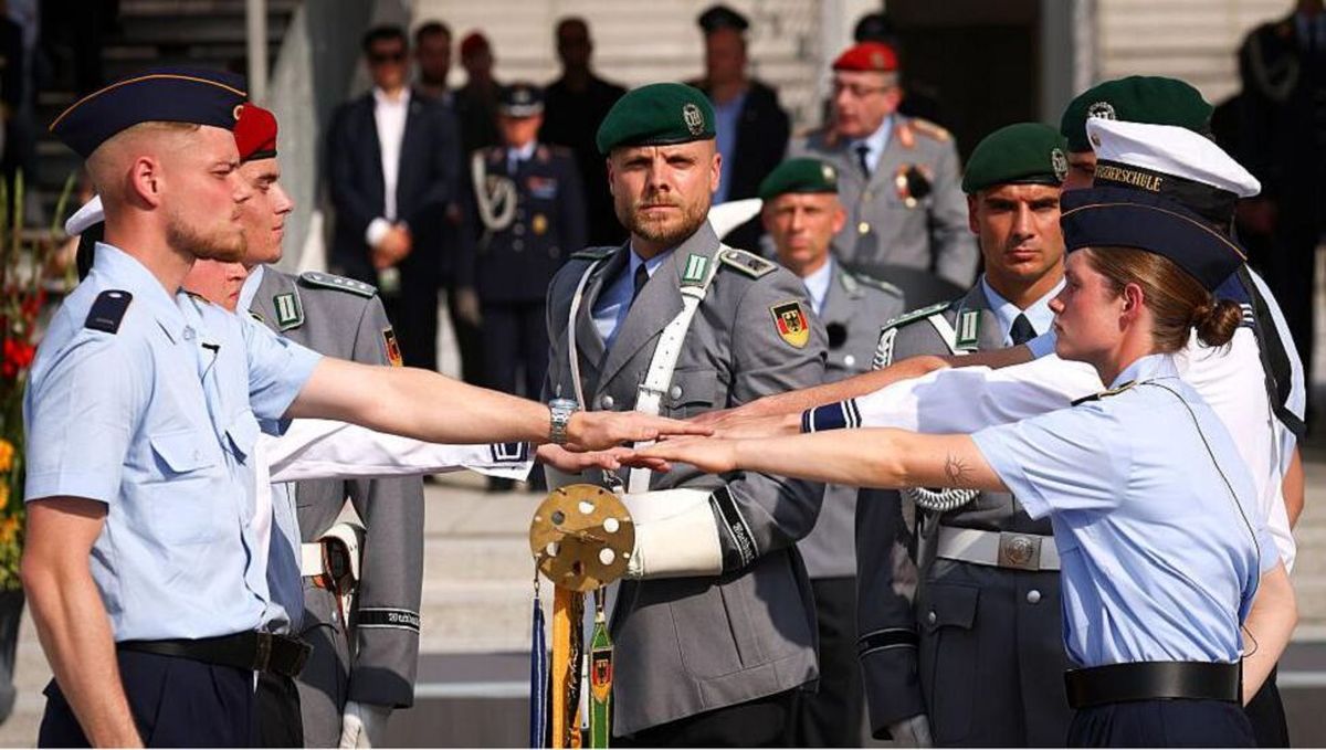قانون جدید سربازی در آلمان جنجال به پا کرد