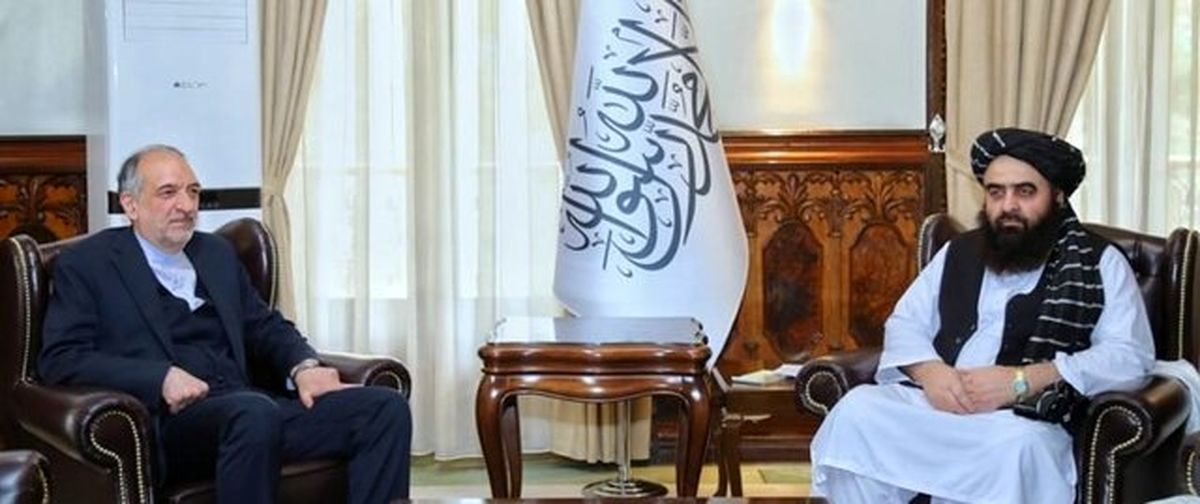 بررسی مسائل مهاجران افغان در دیدار سفیر ایران با وزیر خارجه طالبان