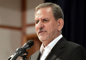 اعتراض و گلایه شدید مردم به جهانگیری در ابتدای ورود به بندرامام خمینی+ فیلم