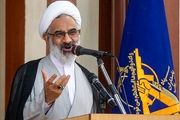 هرجا انقلاب نیاز به فداکاری داشت ملاحظه کاری را کنار بگذاریم