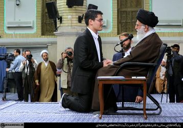 دیدار رهبری با دانش آموزان