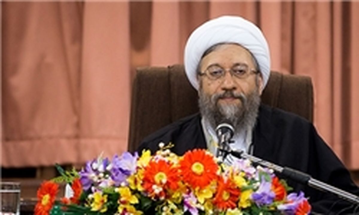 تأکید آیت‌الله آملی‌لاریجانی بر رعایت شئون قوا 