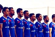 هواداران با بلیت پشت در