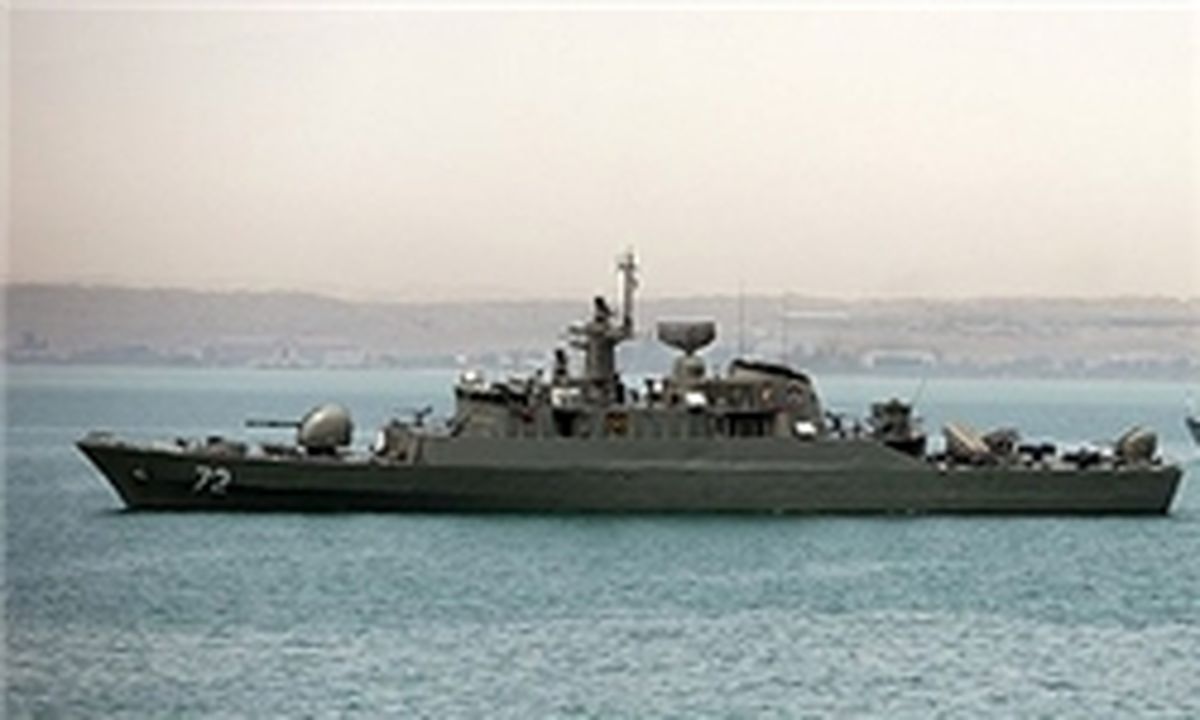 هشدار ناوشکن ایران به ناو جنگی آمریکایی