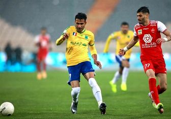 حضور تماشاگران در بازی پرسپولیس و صنعت نفت آبادان در ورزشگاه آزادی